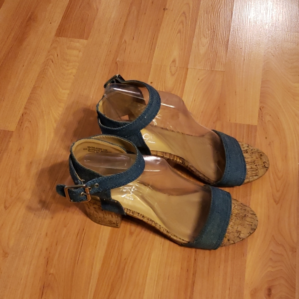 💎 Blue Jeaned Chunky Heeled Sandals